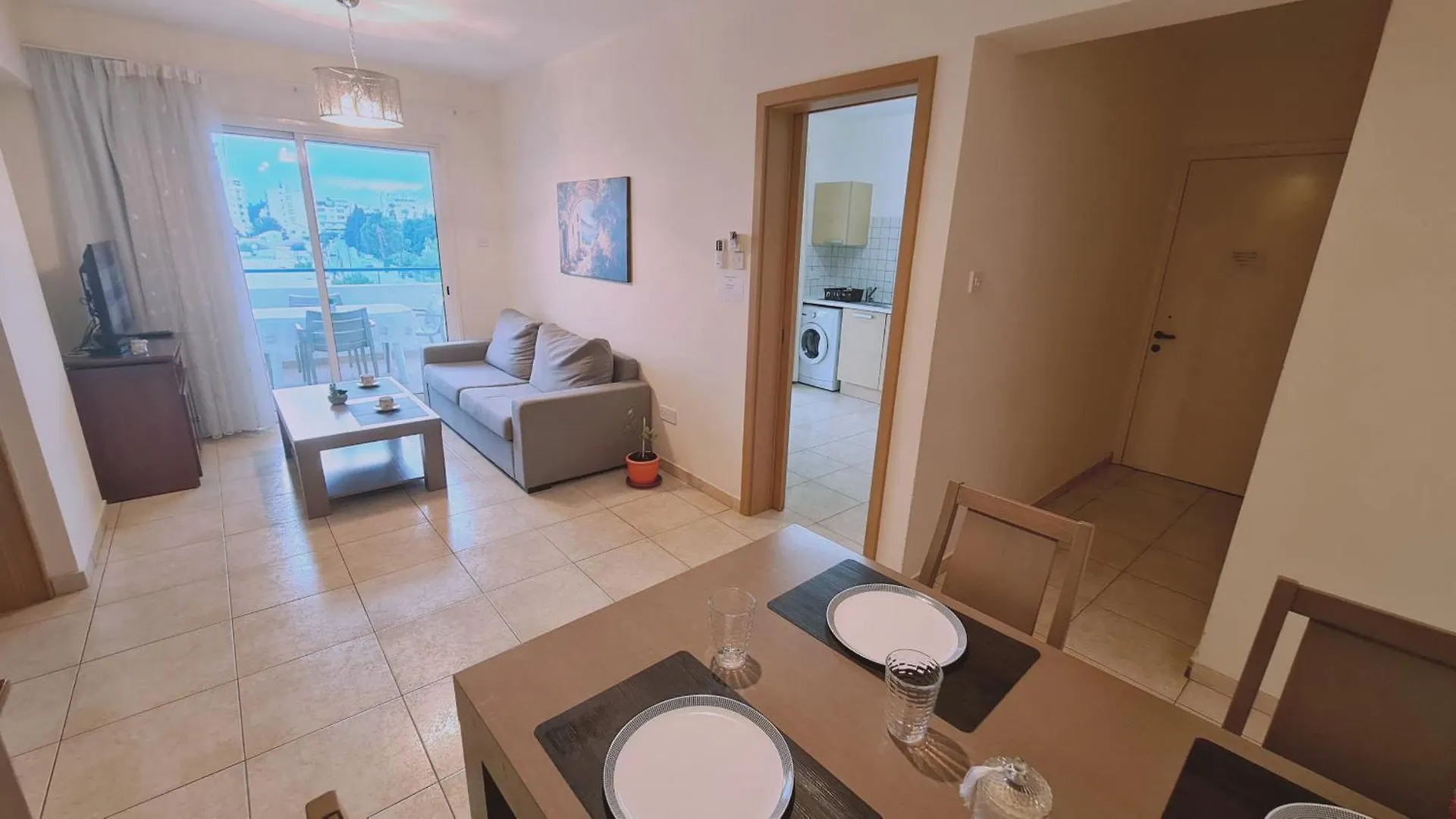 Stay Suncity Apartment ラルナカ
