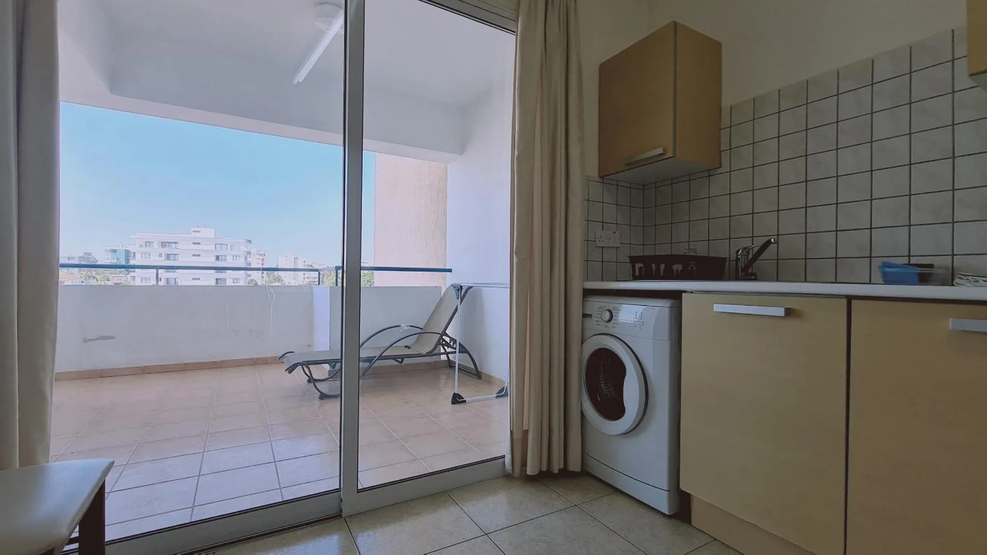 Stay Suncity Apartment ラルナカ
