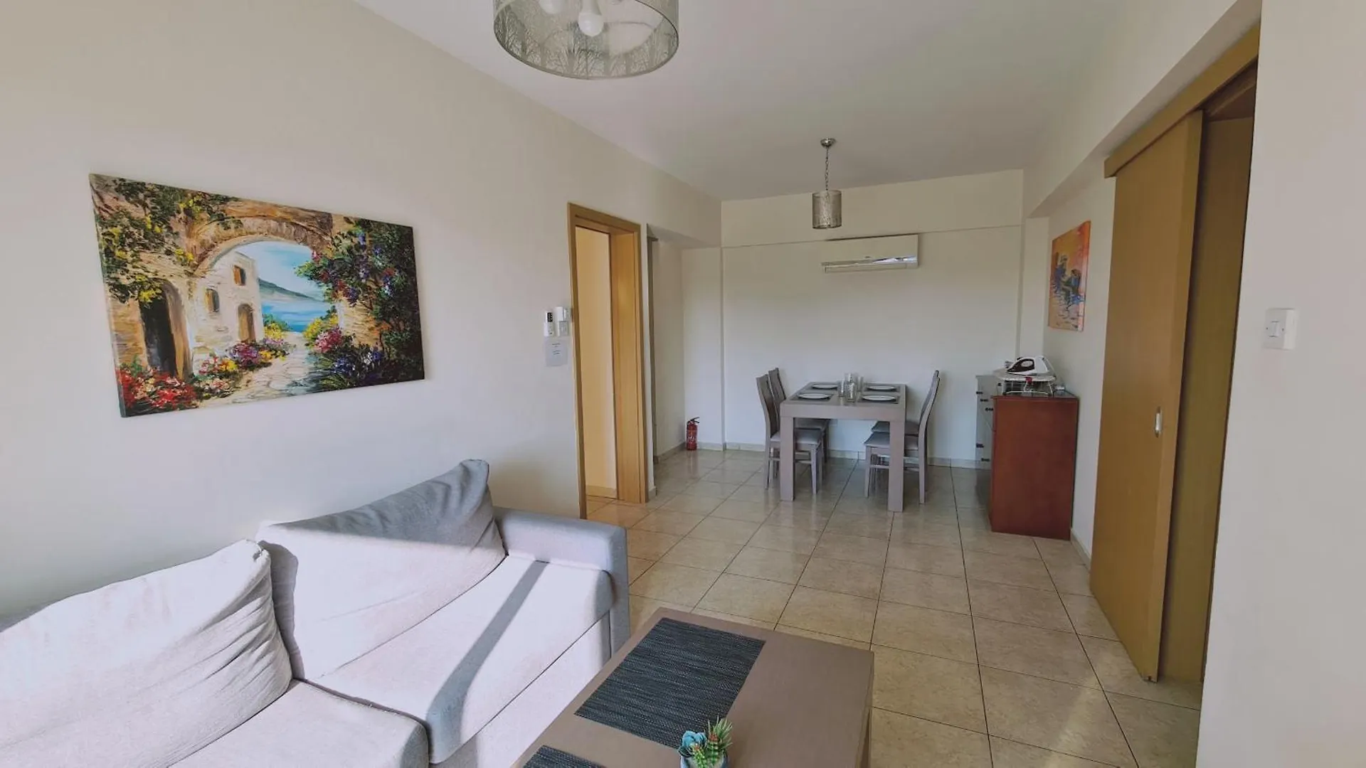 Stay Suncity Apartment Ларнака 0*,