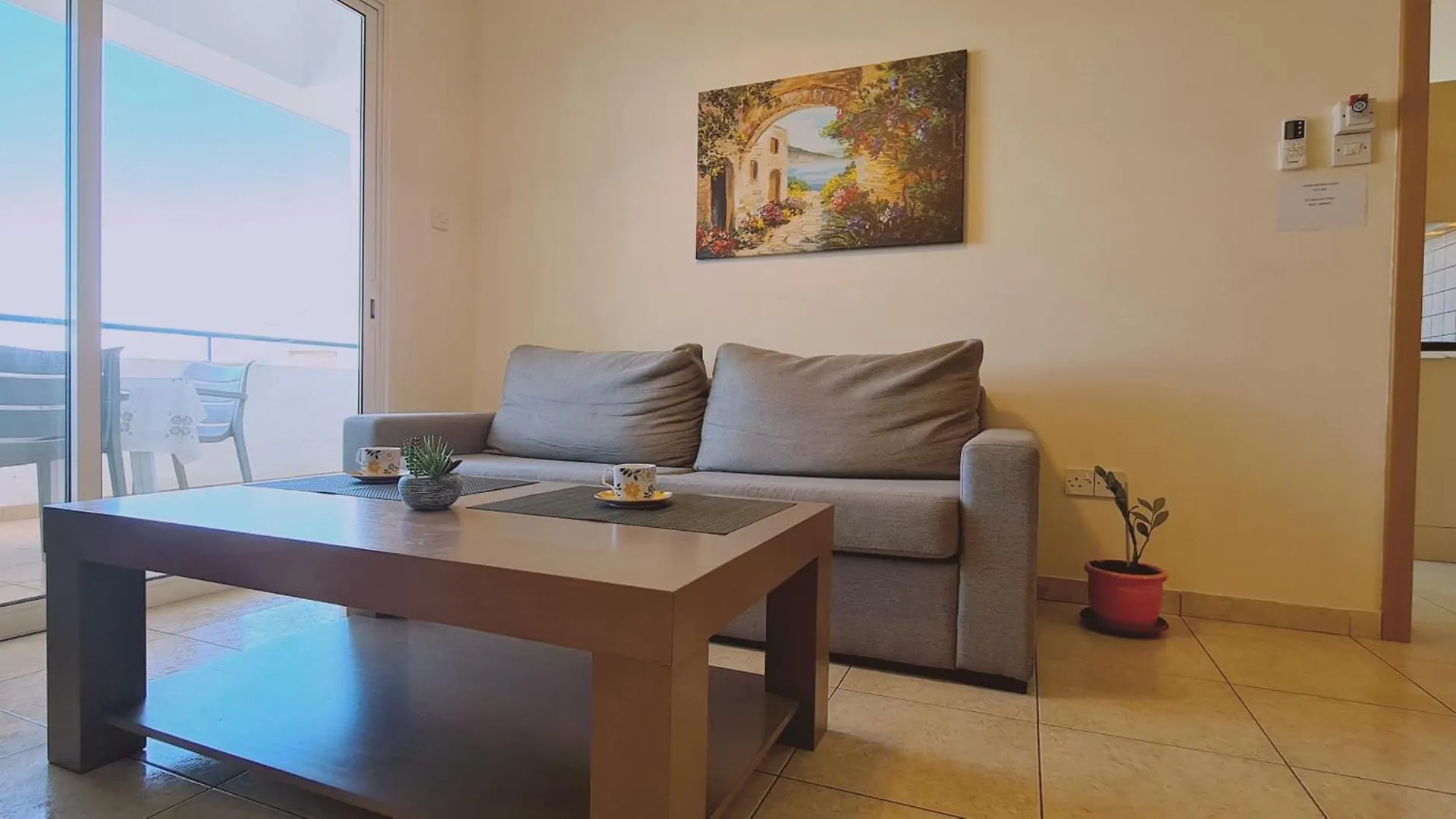 Stay Suncity Apartment Ларнака