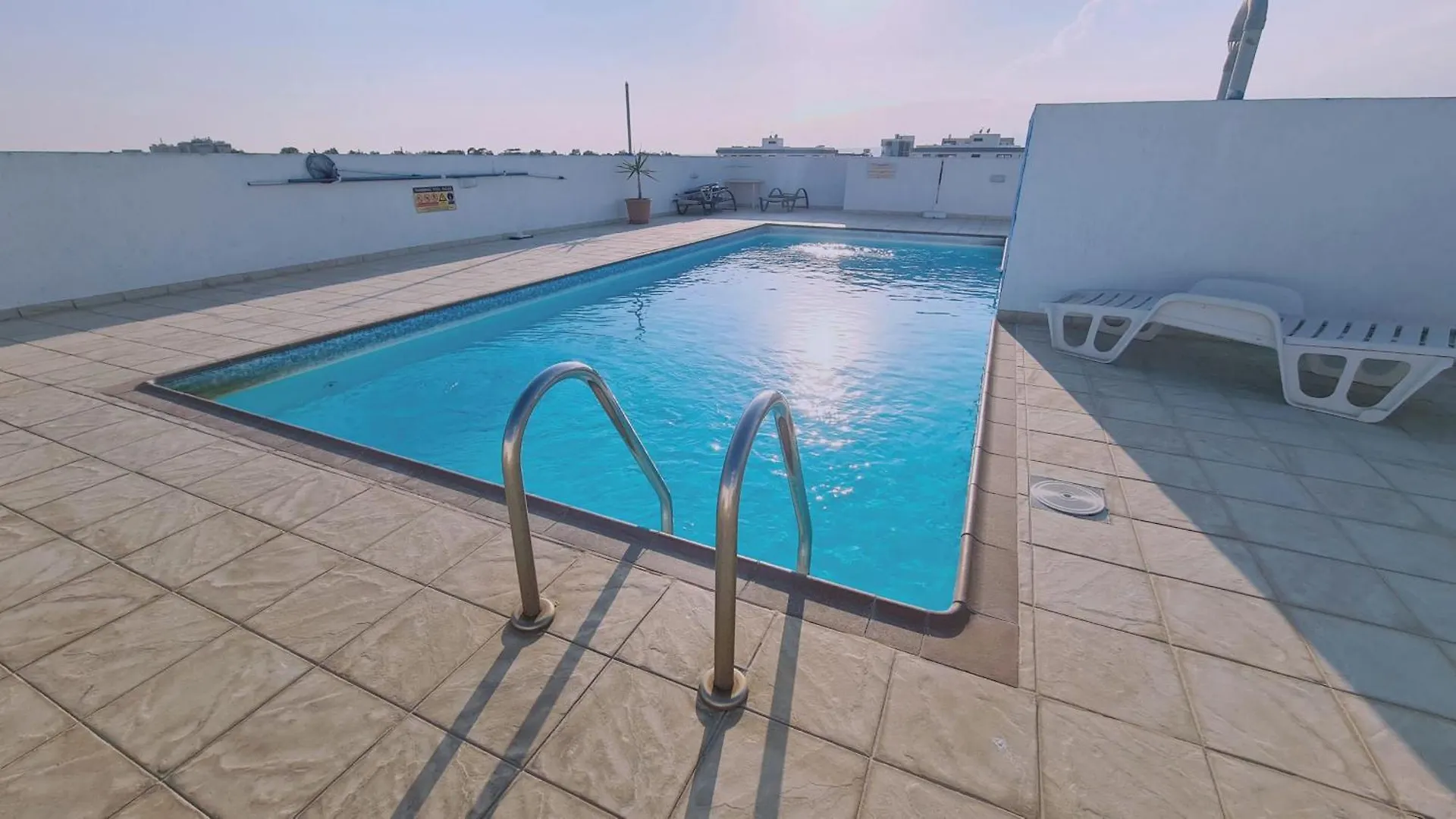 Stay Suncity Apartment ラルナカ